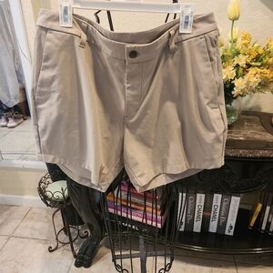 Lululemon men Shorts Size 32